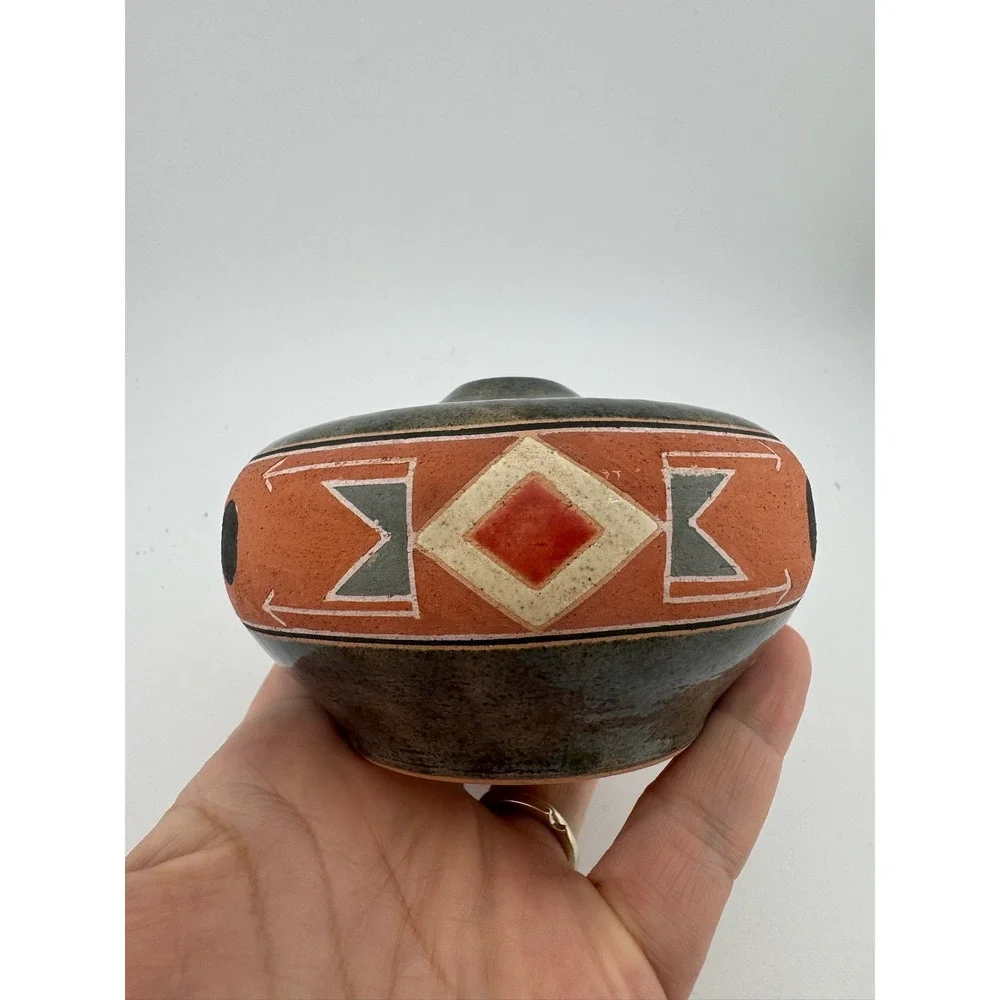 Luger 2001 Signed Southwest Style Pottery Vase Art‎ Decor Southwest Design